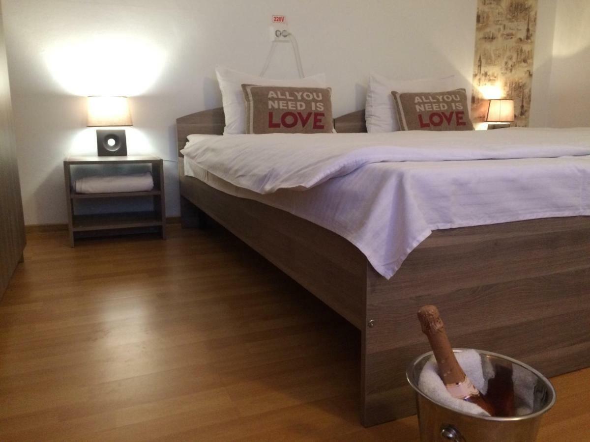 Casa Julius Hotel Constanta Ngoại thất bức ảnh